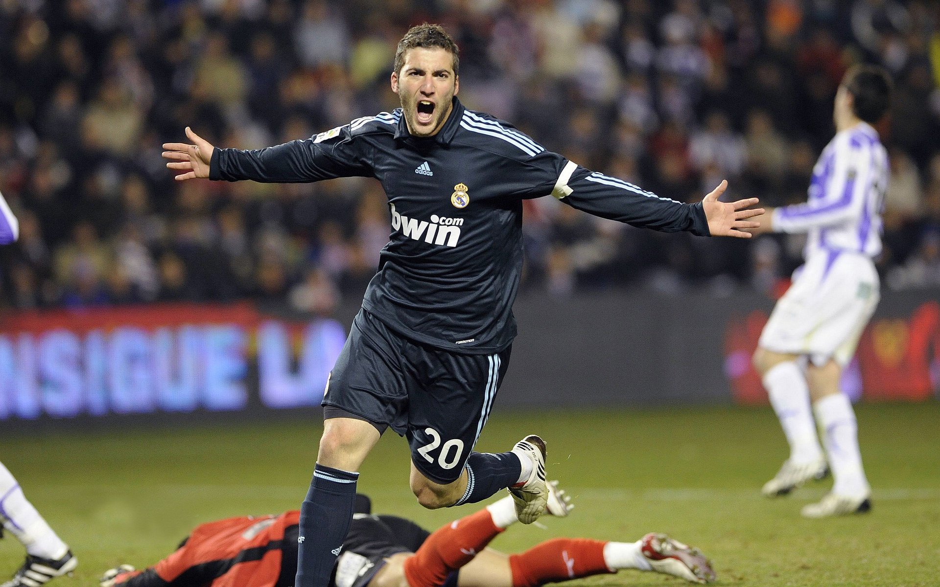 爱游戏体育账号注册-法甲裁判判罚引爆焦点，法国足球裁判